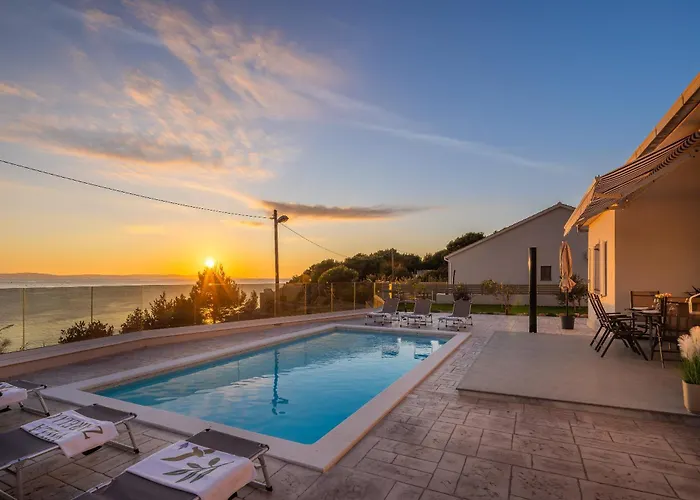 Zarello With Private Pool Next To The Sea 펜션