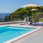 Zarello With Private Pool Next To The Sea * Σπλιτ