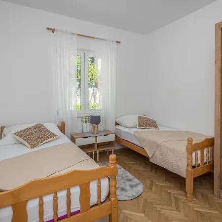 بيت للعطل Zarello With Private Pool Next To The Sea *