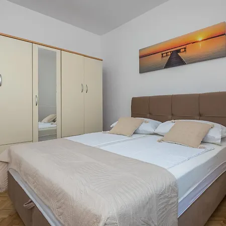 Zarello With Private Pool Next To The Sea * سبليت