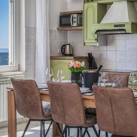 Zarello With Private Pool Next To The Sea Split