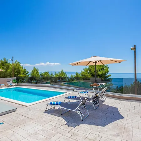 Zarello With Private Pool Next To The Sea بيت للعطل *