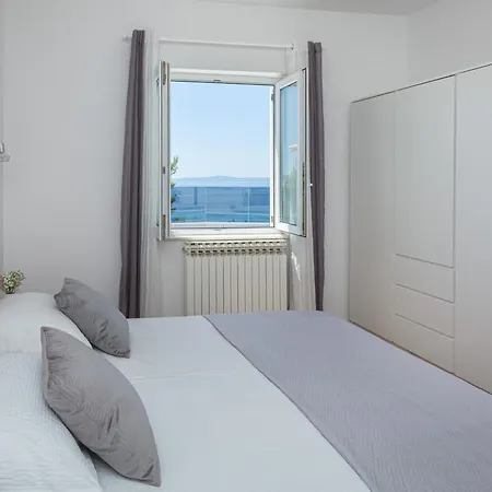 بيت للعطل Zarello With Private Pool Next To The Sea سبليت