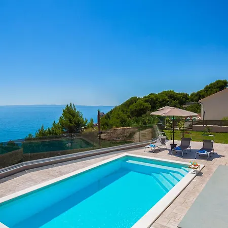 بيت للعطل Zarello With Private Pool Next To The Sea *