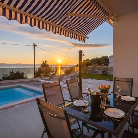 Zarello With Private Pool Next To The Sea بيت للعطل *