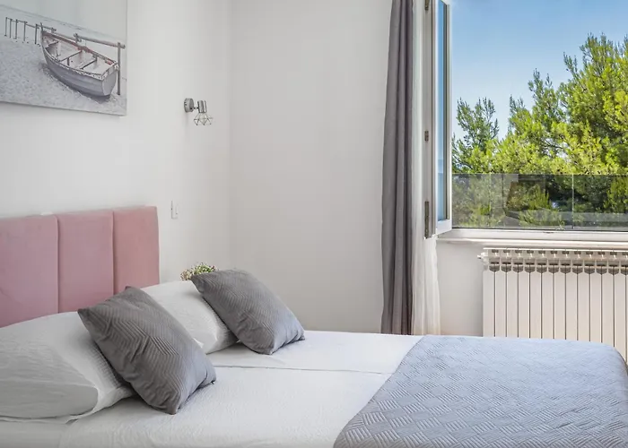 Hébergement de vacances Zarello With Private Pool Next To The Sea *