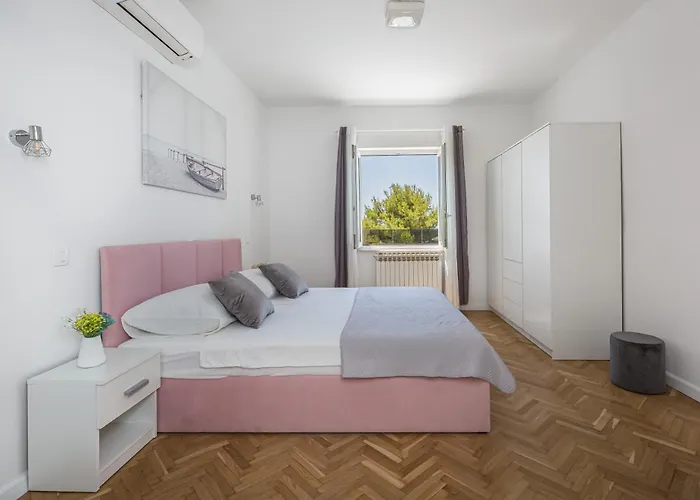 Zarello With Private Pool Next To The Sea *