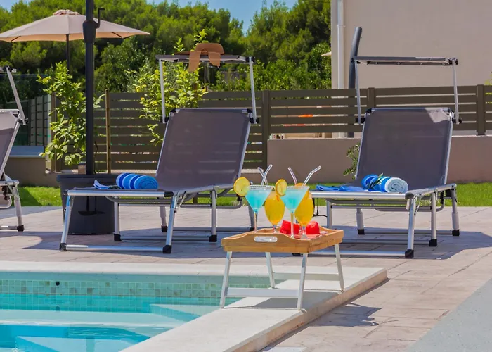 Zarello With Private Pool Next To The Sea Hébergement de vacances