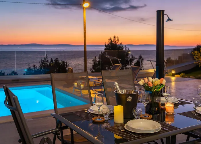 Zarello With Private Pool Next To The Sea Hébergement de vacances Split