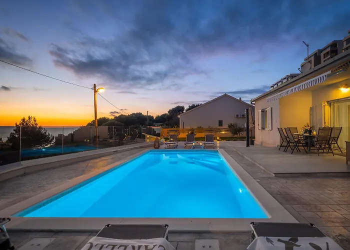 Hébergement de vacances Zarello With Private Pool Next To The Sea Split