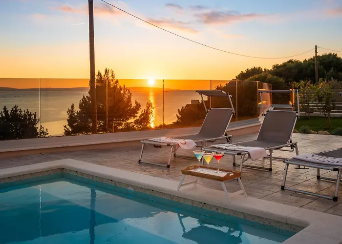 Zarello With Private Pool Next To The Sea Hébergement de vacances